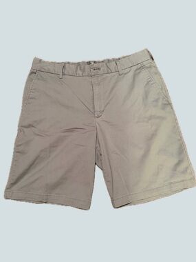 Izod Men’s Grey Shorts size 34 9.5in inseam